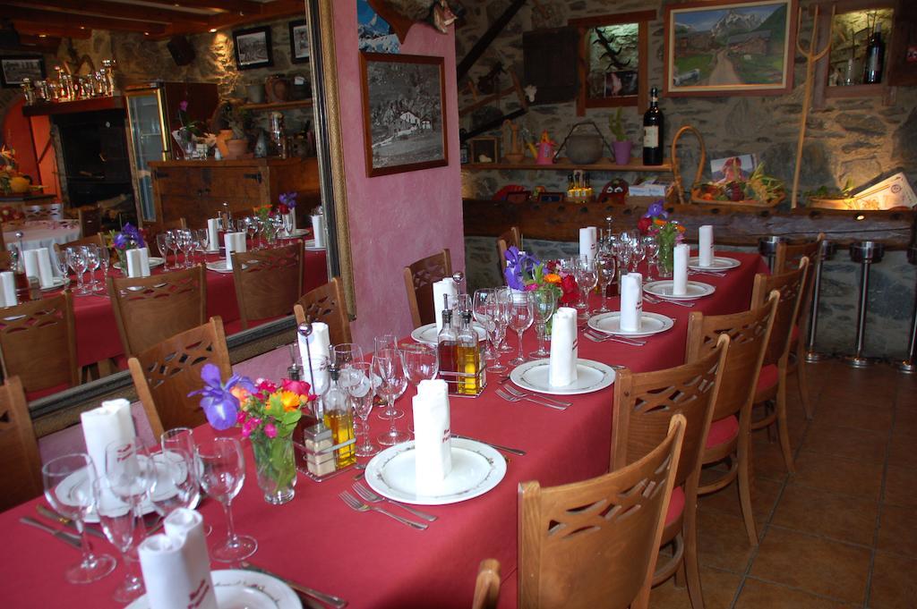Casa Rural Restaurant Borda Patxeta กานีโญ ภายนอก รูปภาพ